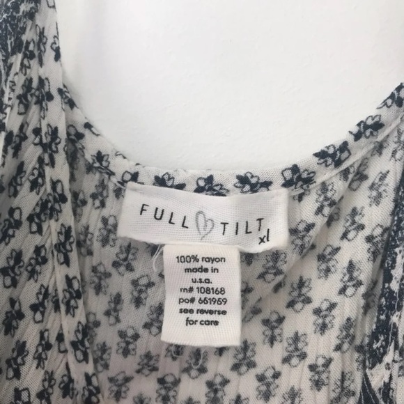 Patterned Tank Top - Picture 4 of 4